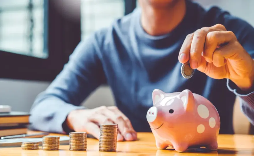 Bank który pomaga zadłużonym: skuteczne rozwiązania na wyjście z długów
